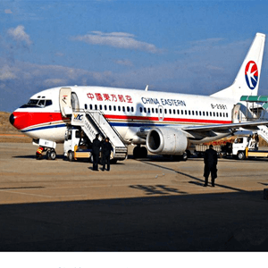 丽江机场空运航空快运业稳步发展的原因是什么？